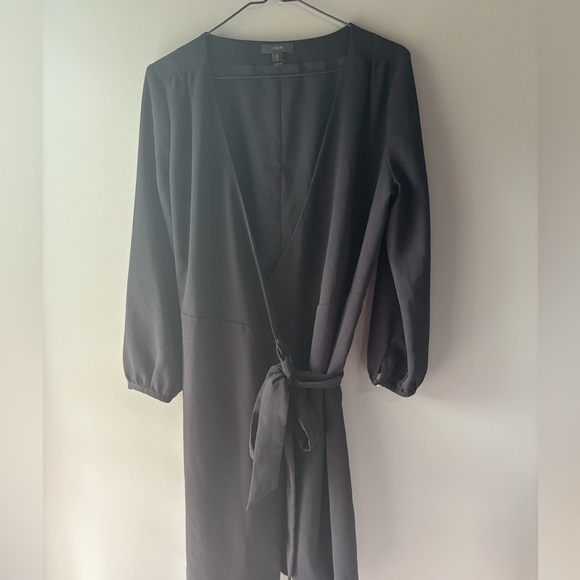 J. Crew size 6 Elegant Black crepe Wrap Dress, fitted cuffs , adjustable tie - Picture 9 of 11